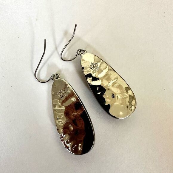 Premier Designs mother of pearl Flaunt earrings - Picture 8 of 10